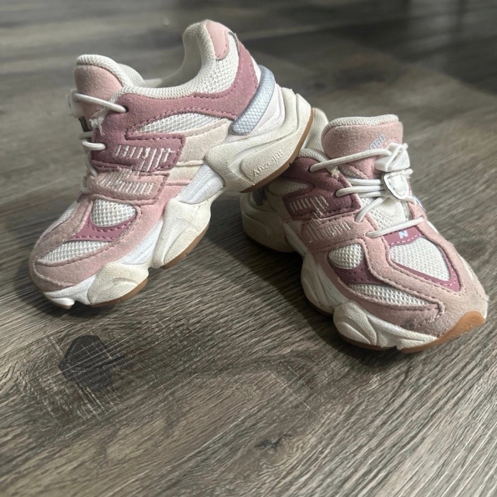 New Balance 9060 Toddler Pink 6c - Picture 3 of 3